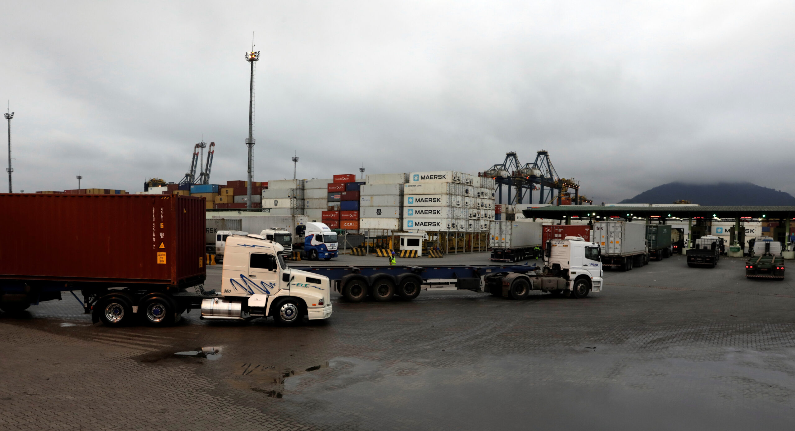 Movimentação de cargas no Porto de Santos bate recorde no 1º semestre