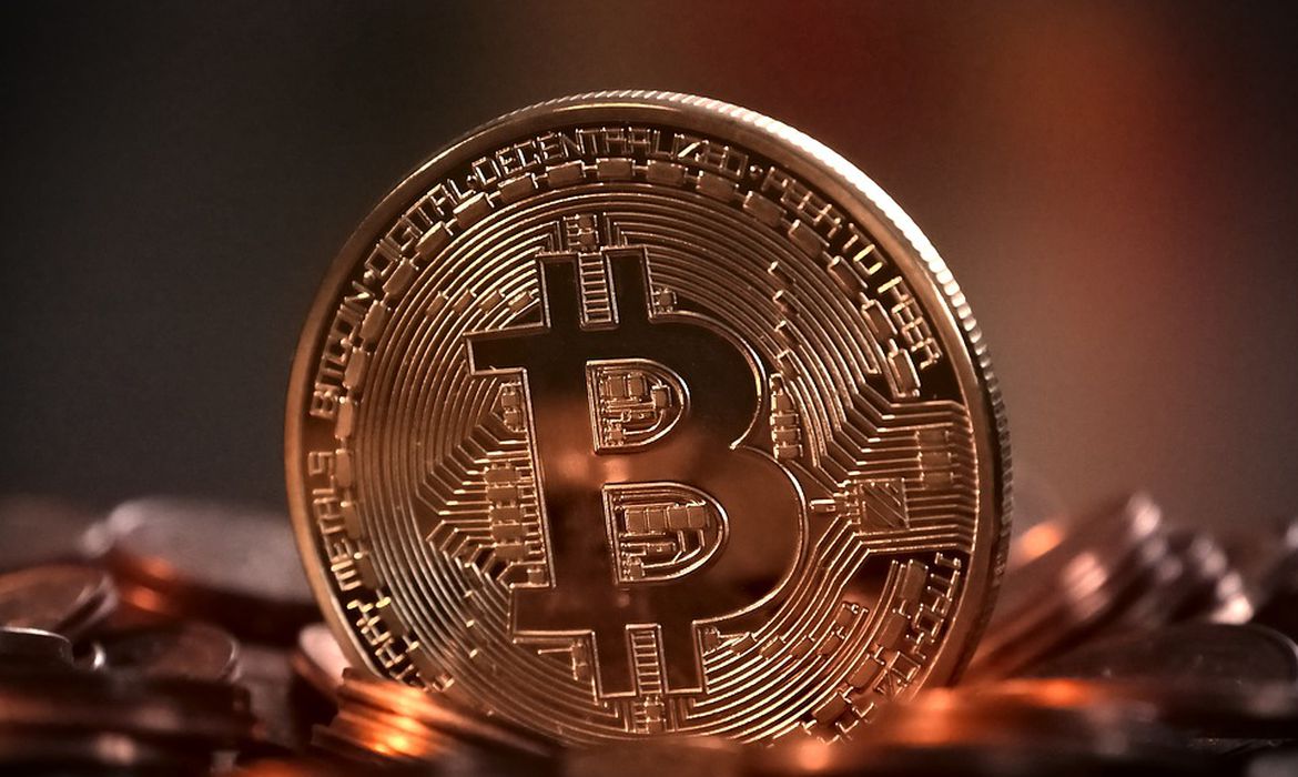 Bitcoin cai abaixo de US$ 40 mil após novas proibições na China
