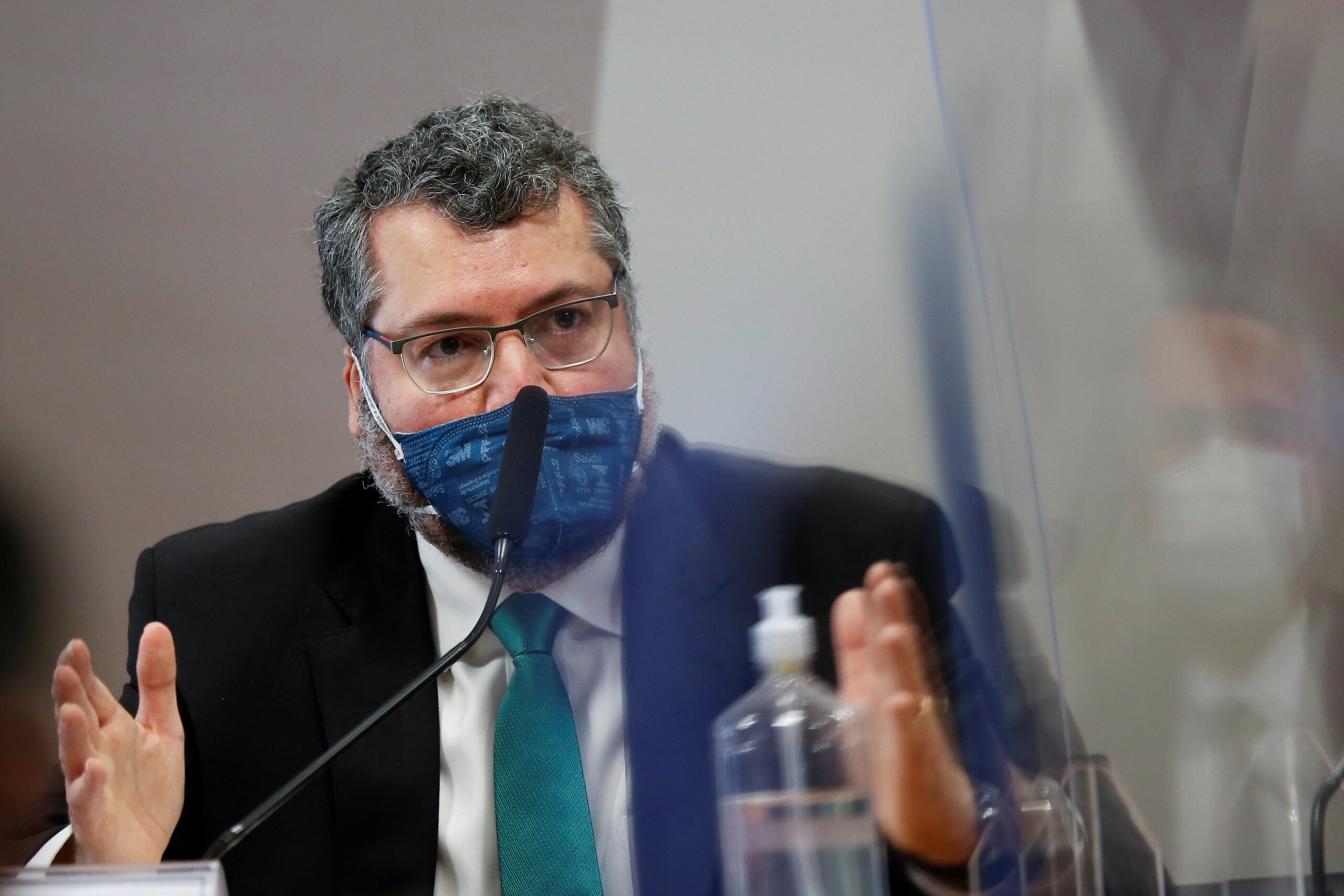 Araújo afirma que ações do Itamaraty foram orientadas pela Saúde