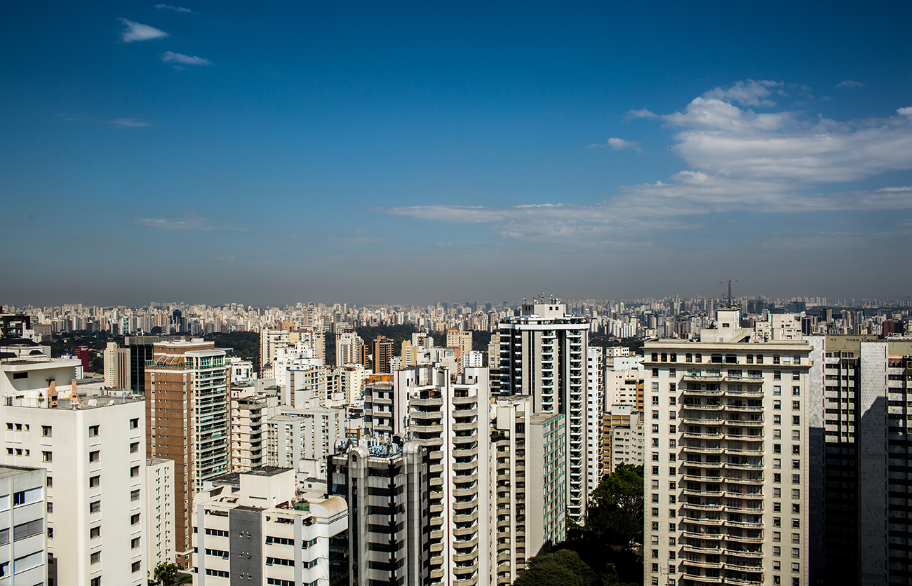 Preço médio de imóvel residencial recua