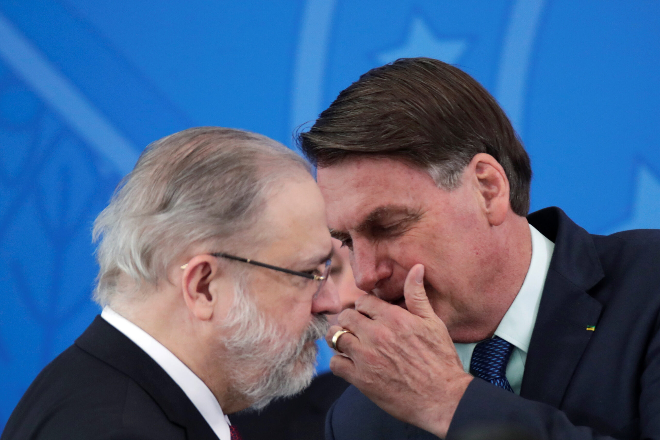 Aras rejeita investigação contra Bolsonaro