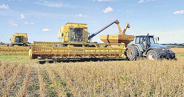 CNA projeta alta de até 2,5% do PIB agro em 2023 após queda em 2022