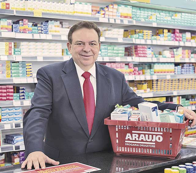 Modesto Araujo Neto assume presidência da Abrafarma