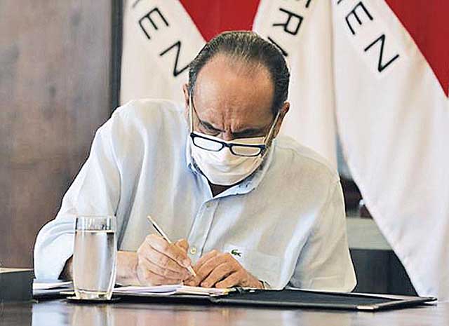 PBH repassará R$ 30 milhões para a UFMG produzir vacina