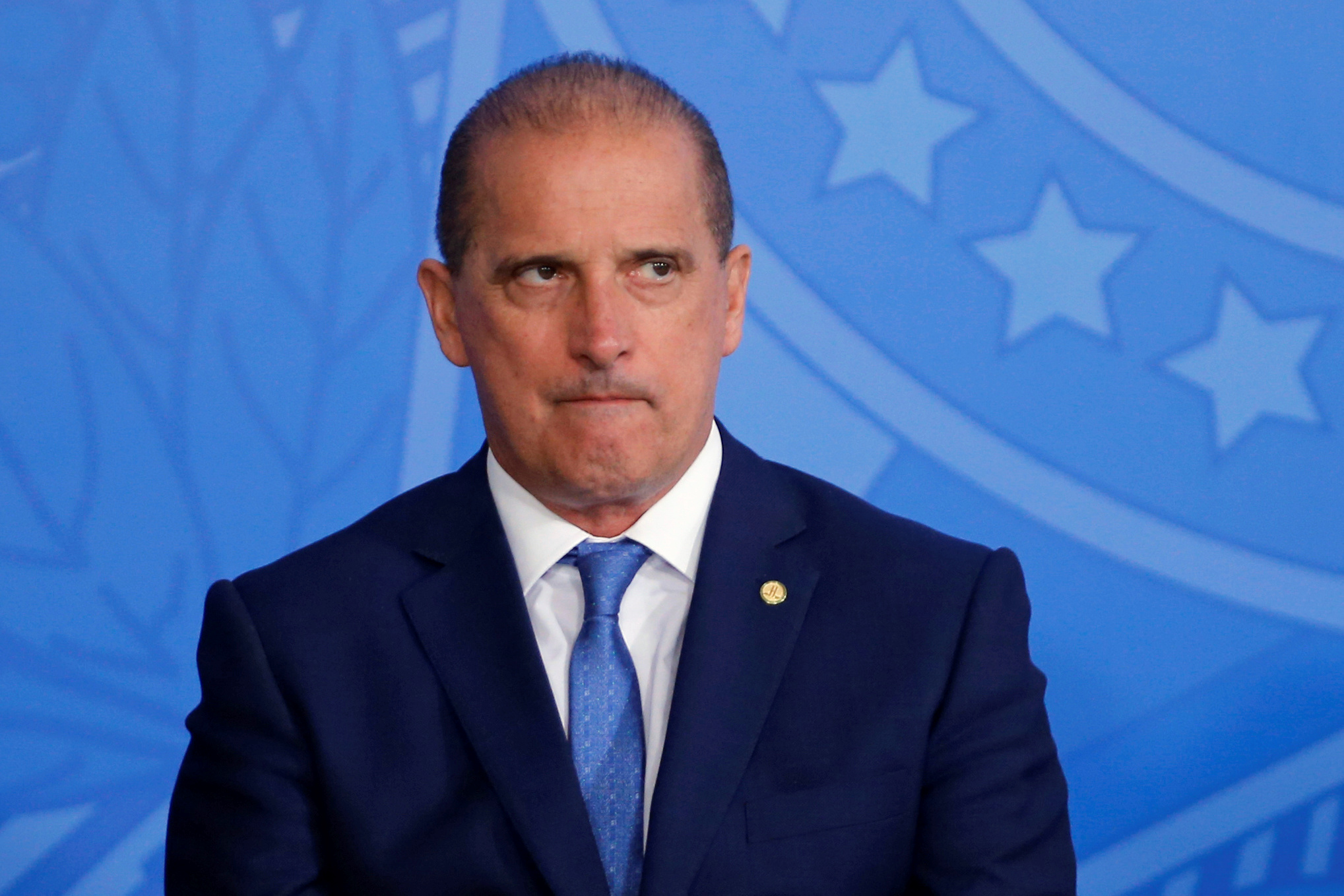 Bolsonaro oficializa a recriação do Ministério do Trabalho e a nomeação de Lorenzoni para a Pasta