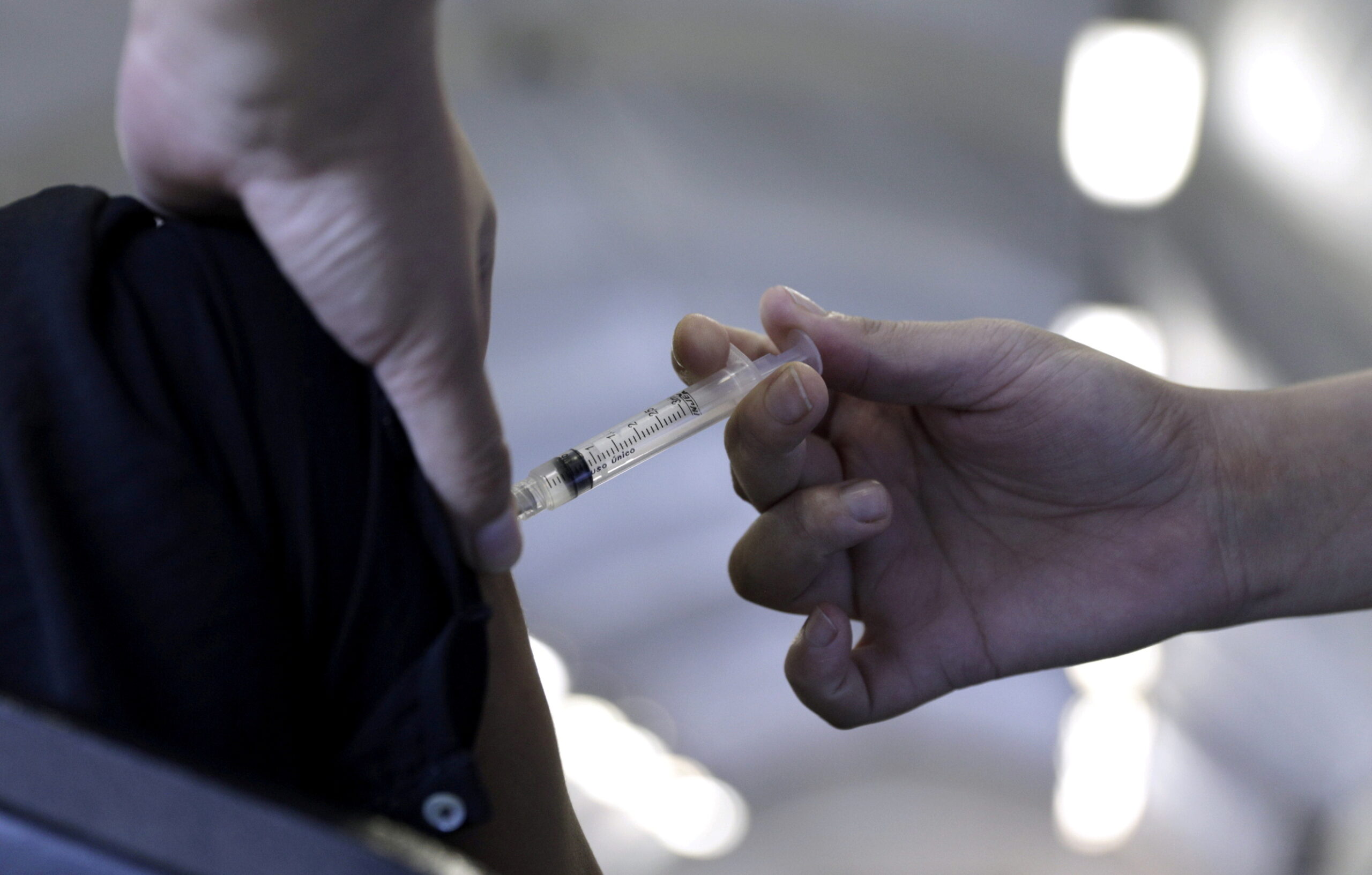 Câmara aprova quebra de patentes para vacinas e remédios
