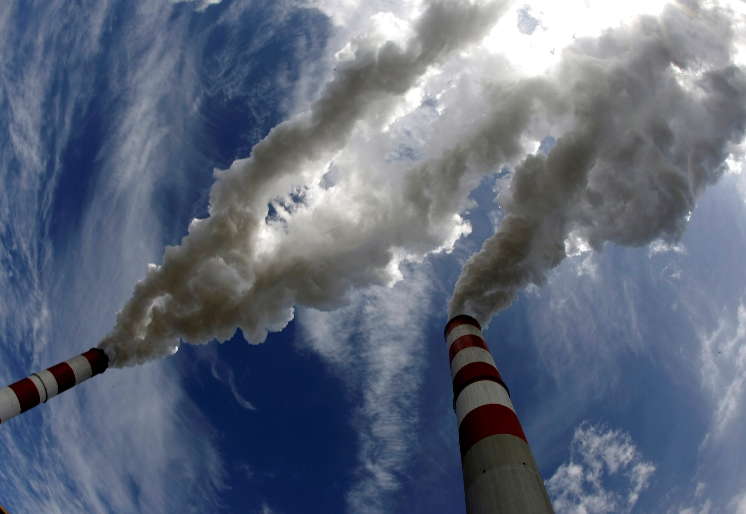 Mundo precisa remover 1 bi de toneladas de CO2 até 2025 para atingir meta, mostra estudo