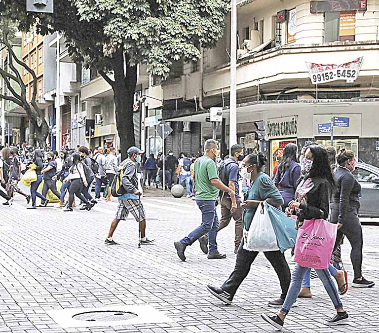 Comércio em Minas dribla crise e cresce em abril