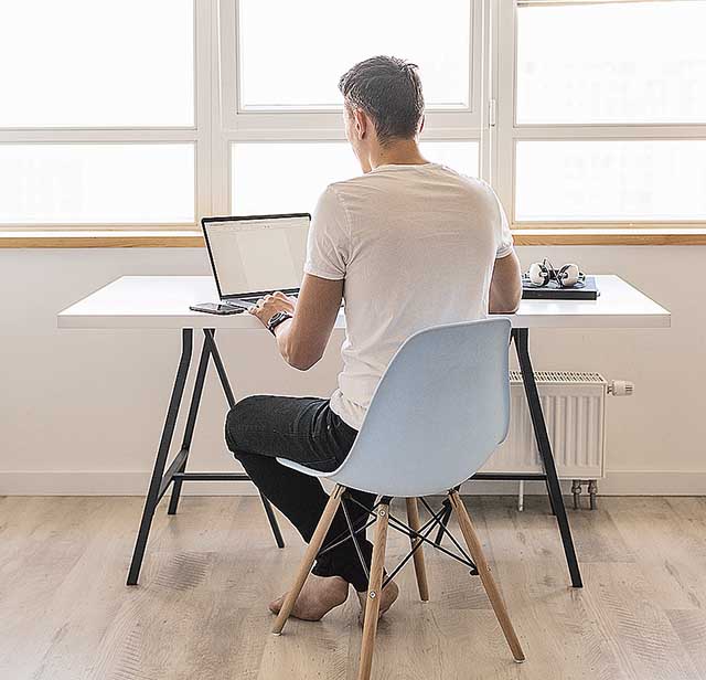 Home office gera estafa, modelo híbrido é opção