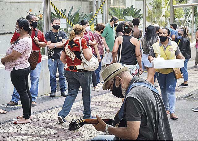 Minas perde 700 mil postos de trabalho