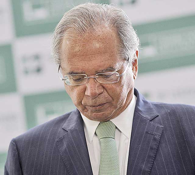 Guedes afirma que reforma vai desonerar o trabalhador