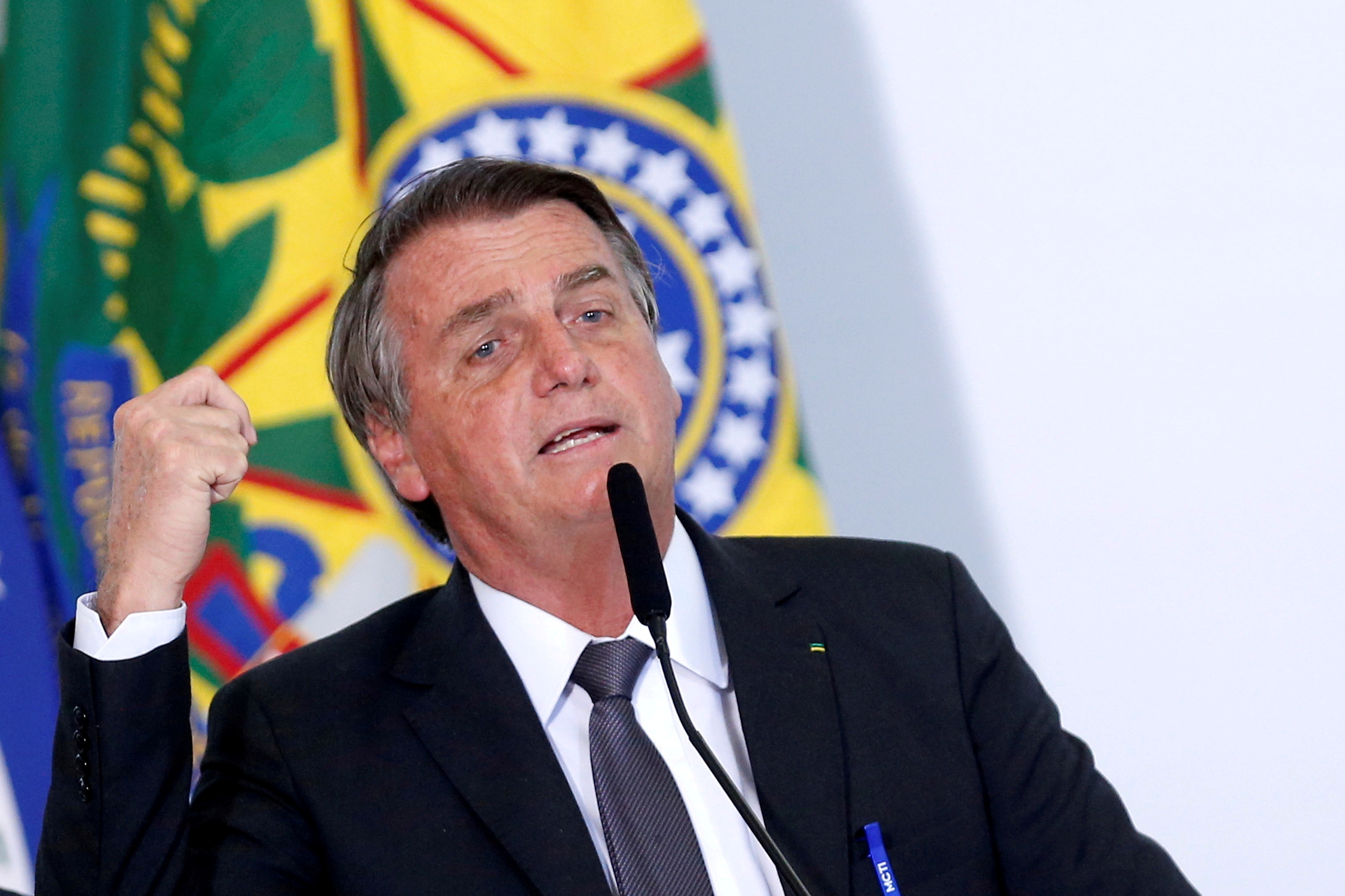 Bolsonaro reitera que deve vetar fundo eleitoral e diz que Congresso pode derrubar veto