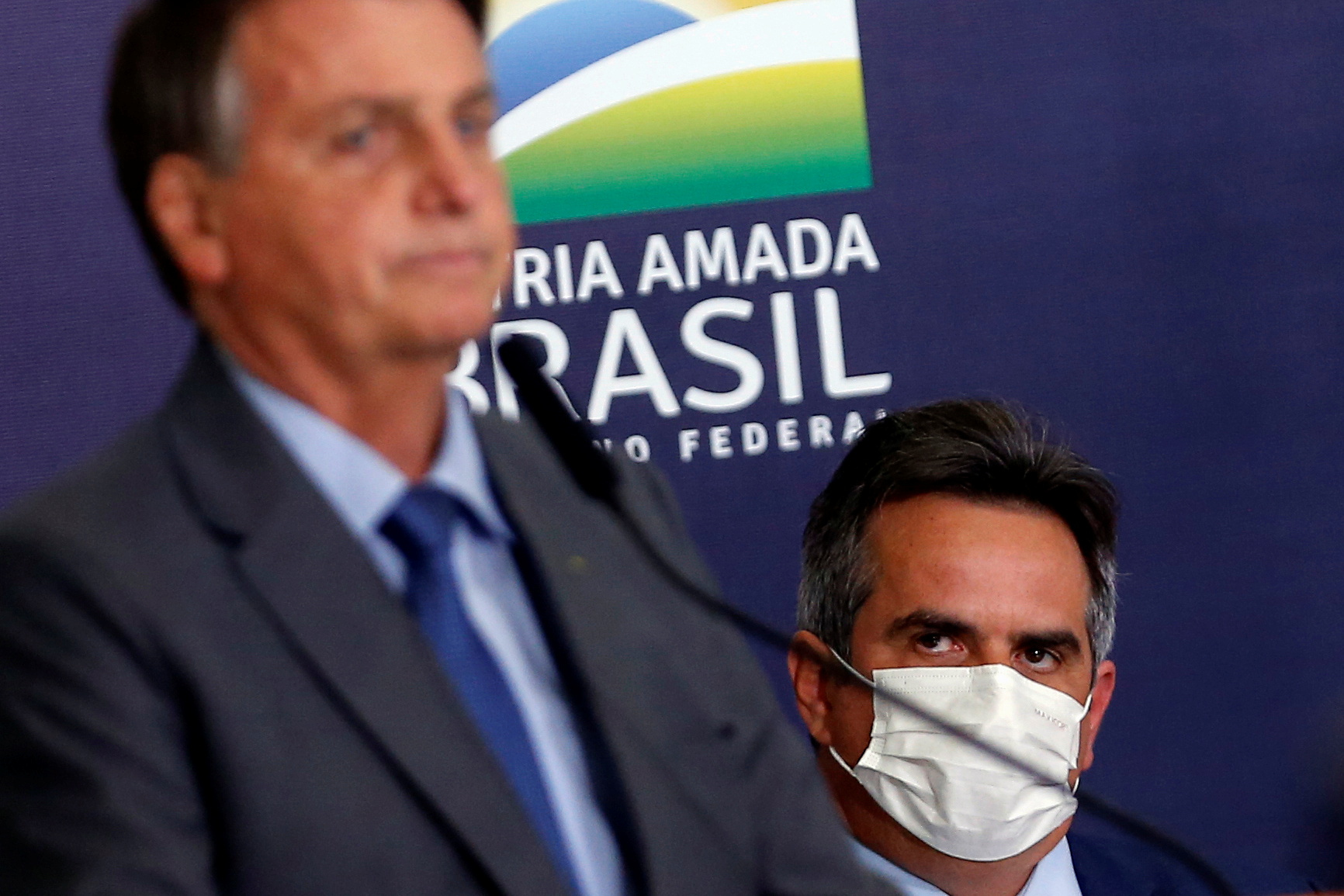 Bolsonaro oficializa criação de ministério e nomeação de Ciro Nogueira na Casa Civil