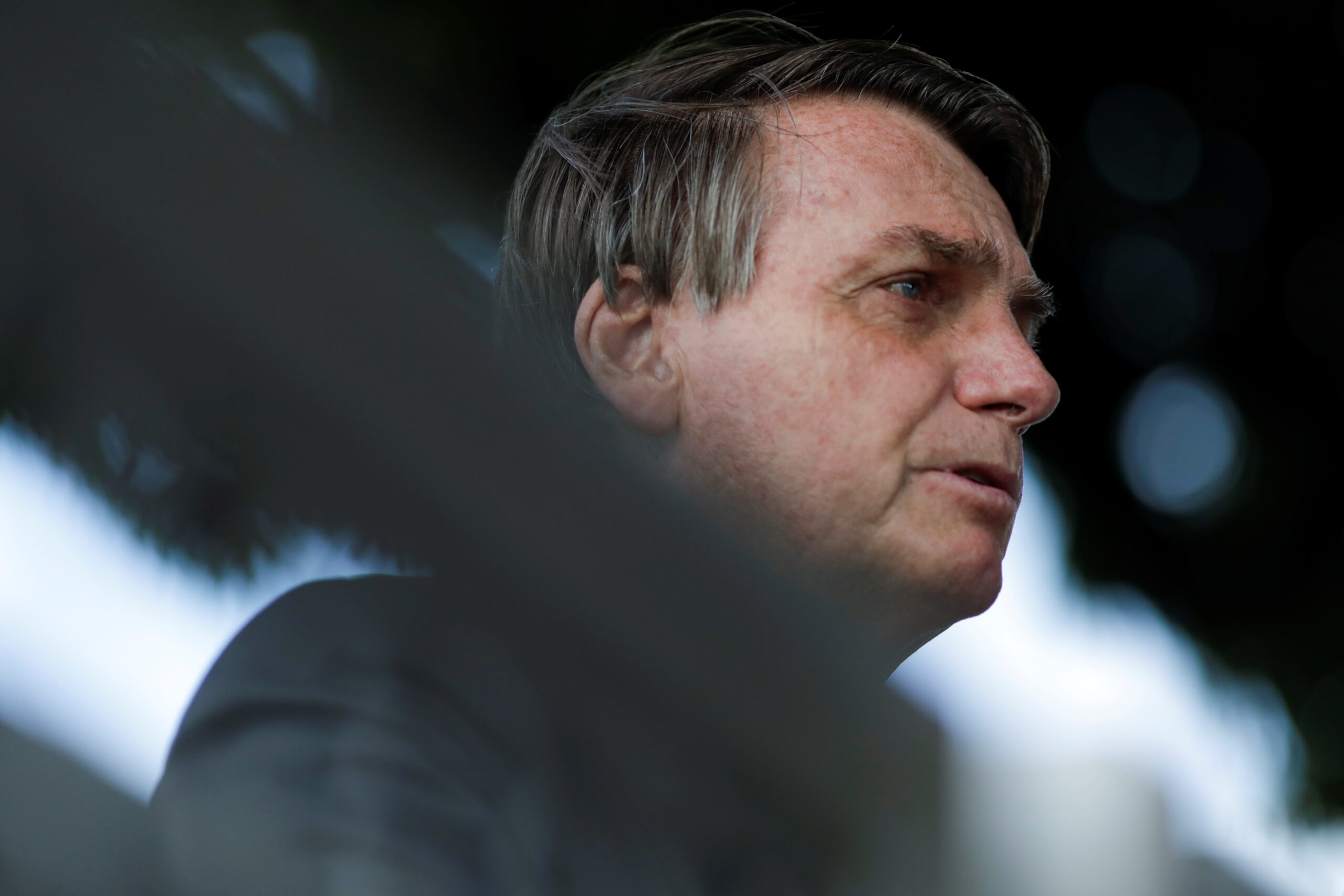 Bolsonaro veta lei que garante tratamento para o câncer