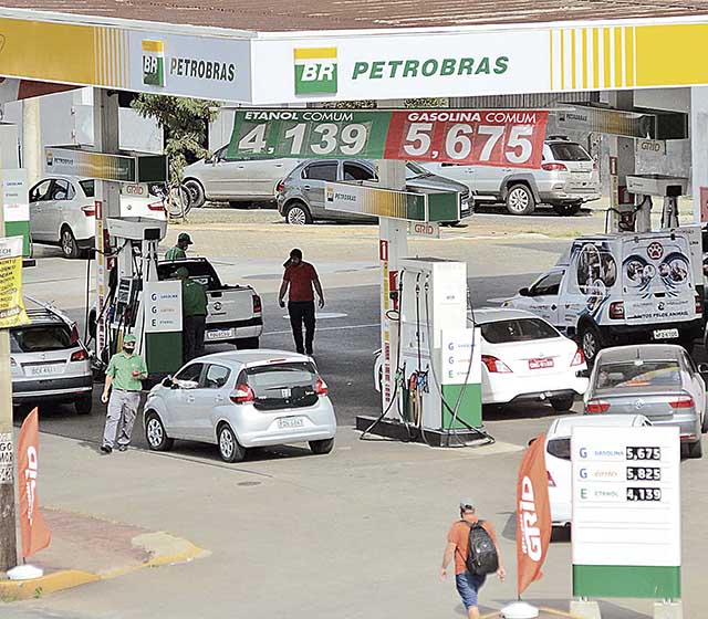 Vendas de combustíveis registram alta em Minas