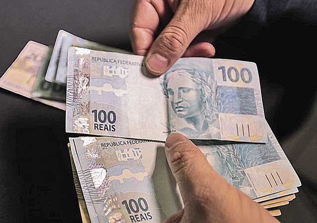 Pagamento dos servidores: em janeiro, os salários serão pagos por meio do novo banco