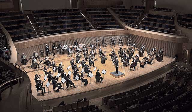 Filarmônica interpreta Villa-Lobos e Beethoven