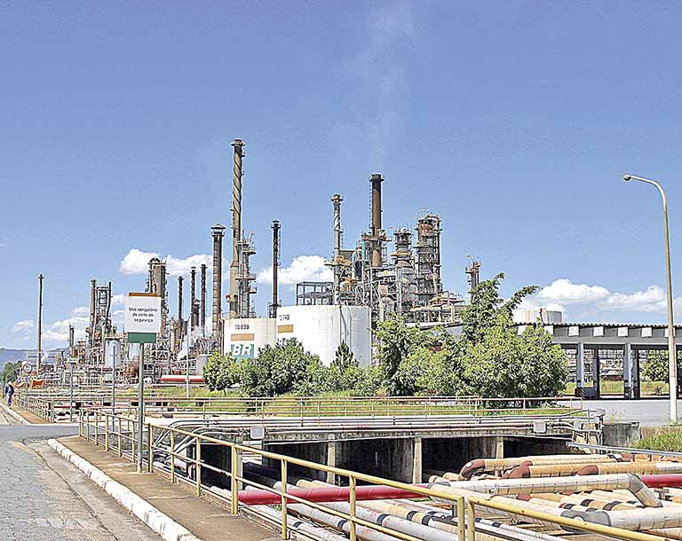 CEO da Petrobras diz que reajustes provam “critério 100% técnico”
