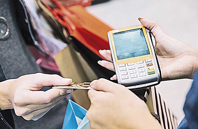 Compras no cartão cresceram 52% no Brasil