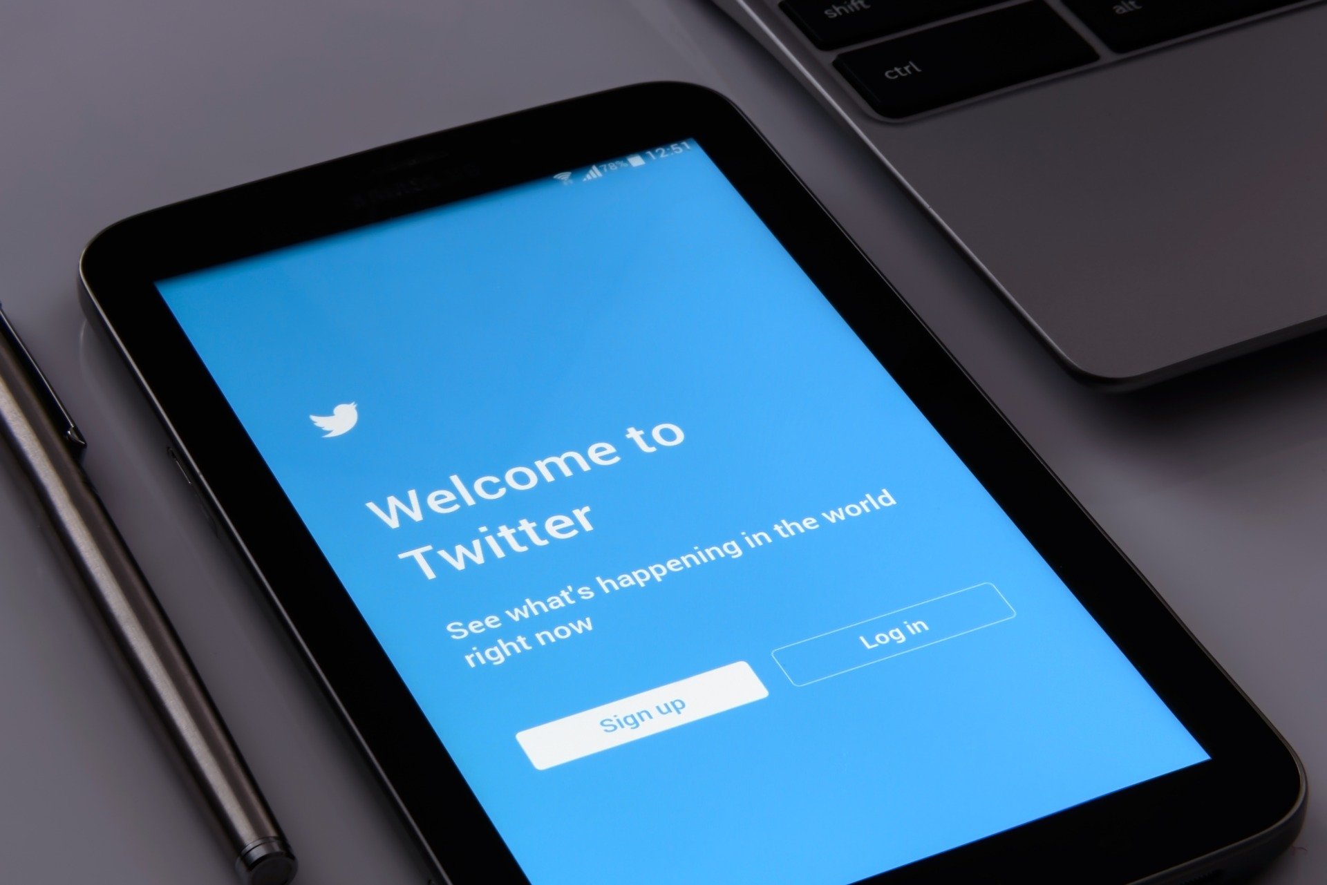 Twitter vê salto em pedidos para remover conteúdo de jornalistas