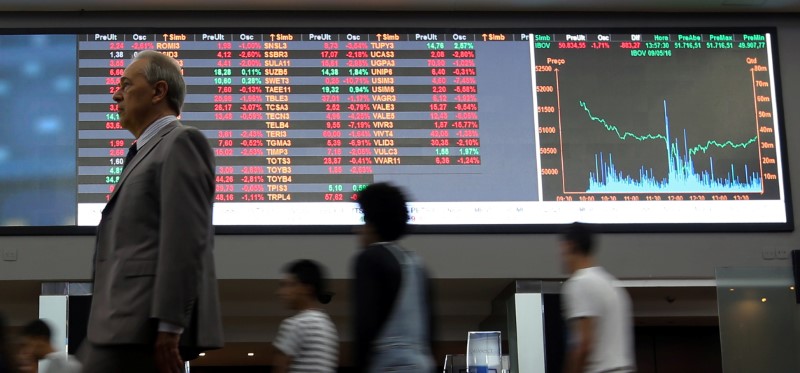 Fusões e aquisições batem recorde e atingem US$ 5 trilhões em 2021
