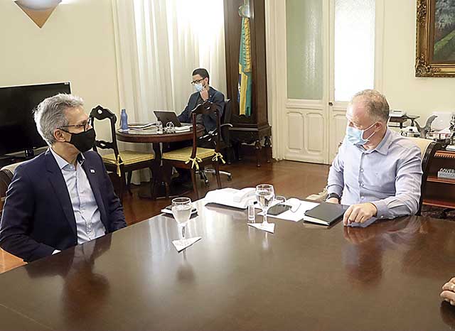 Governos de MG e ES querem acordo mais justo por Fundão