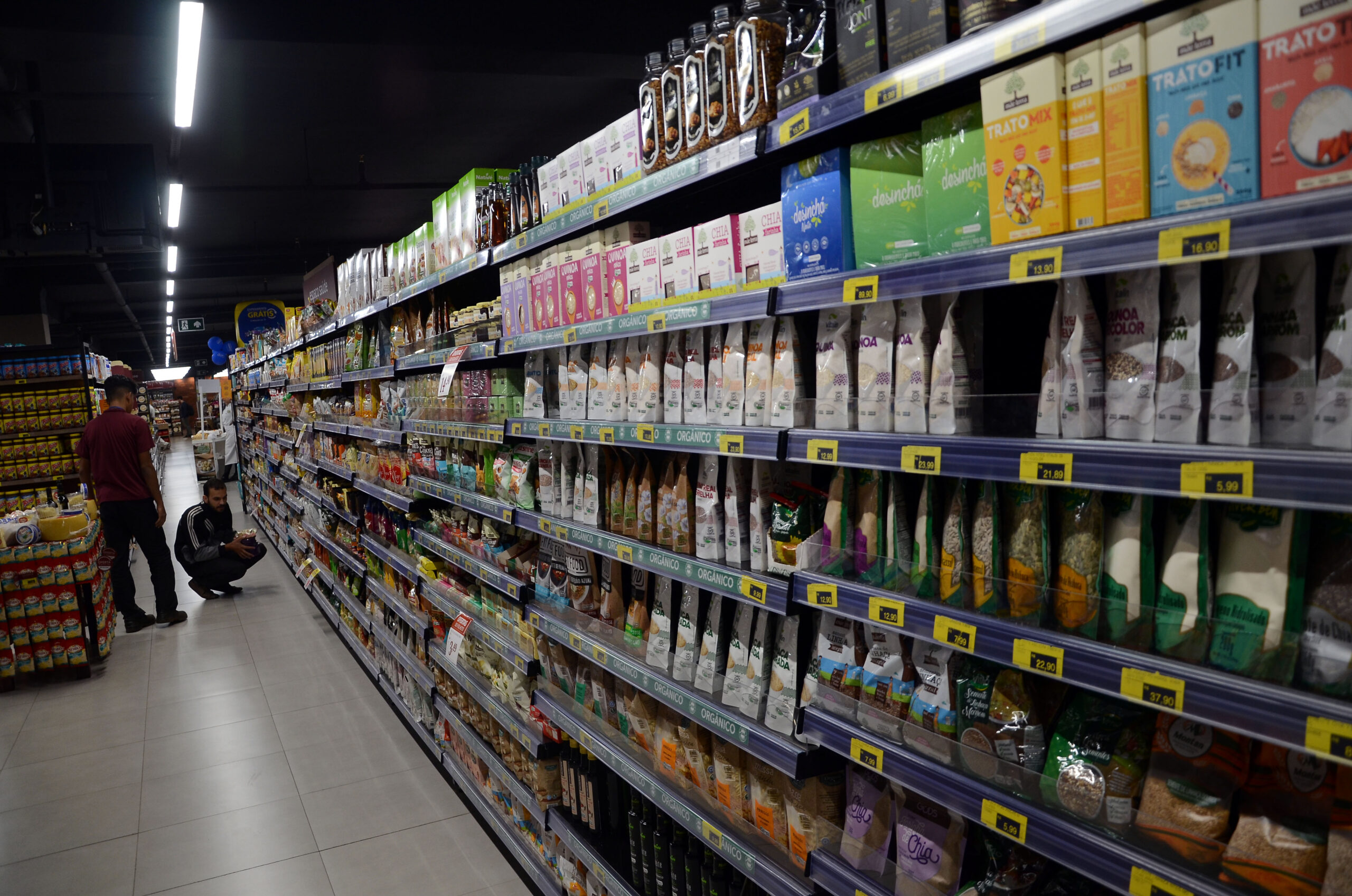 Furtos em supermercados sobem 15% com crise na economia