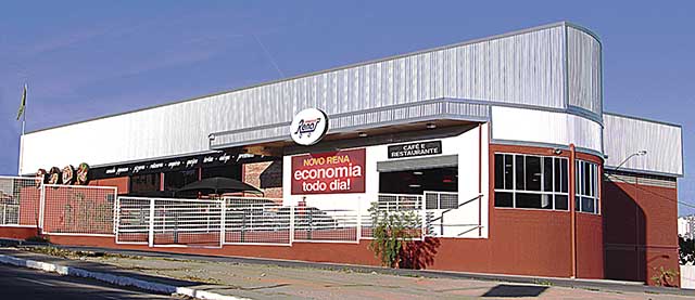 Supermercados Rena completa 55 anos