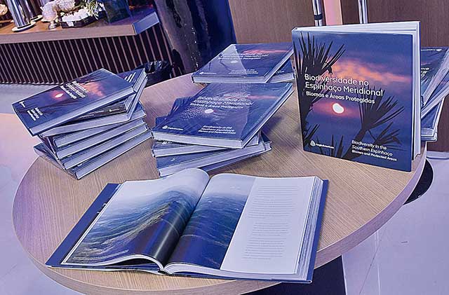 Anglo American lança obra sobre biodiversidade