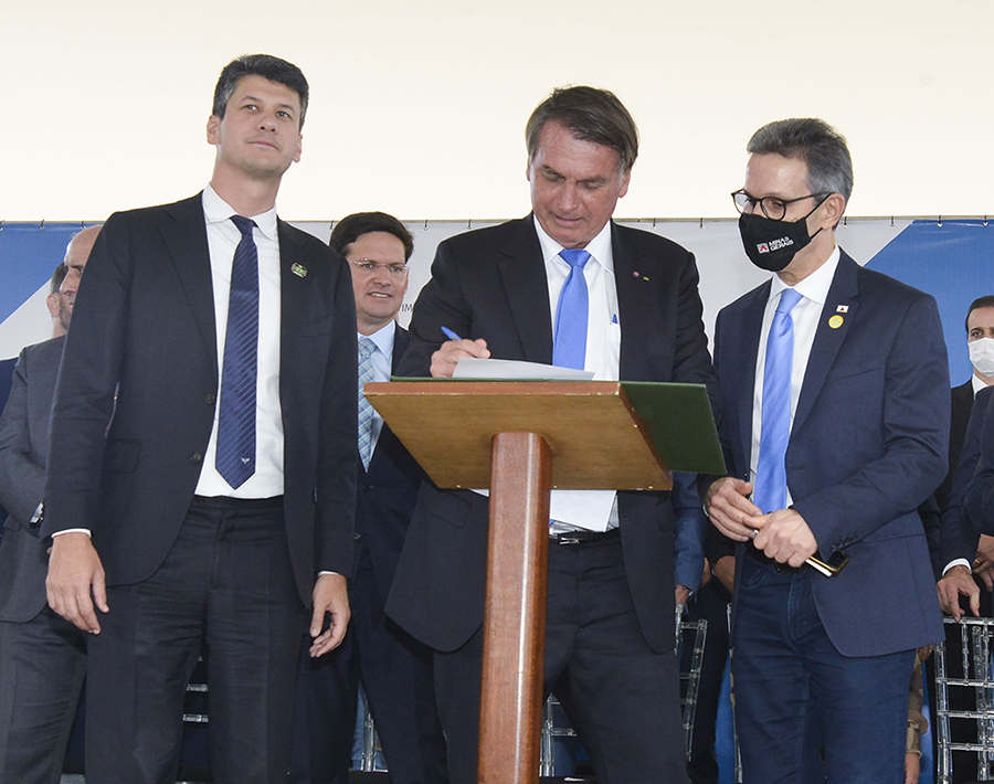 Bolsonaro libera R$ 2,8 bi para o metrô de Belo Horizonte