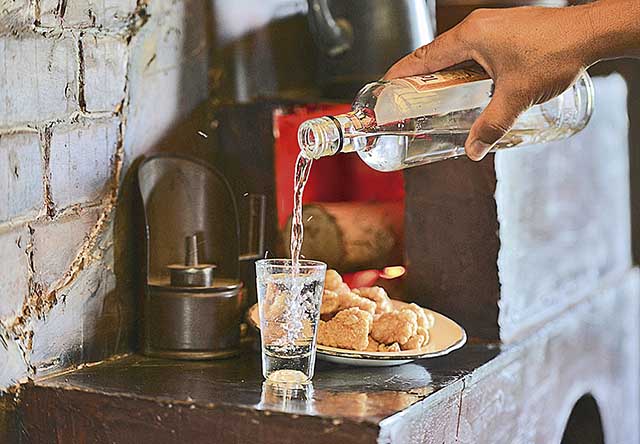 Fabricantes de cachaça buscam recuperação de perdas com Covid