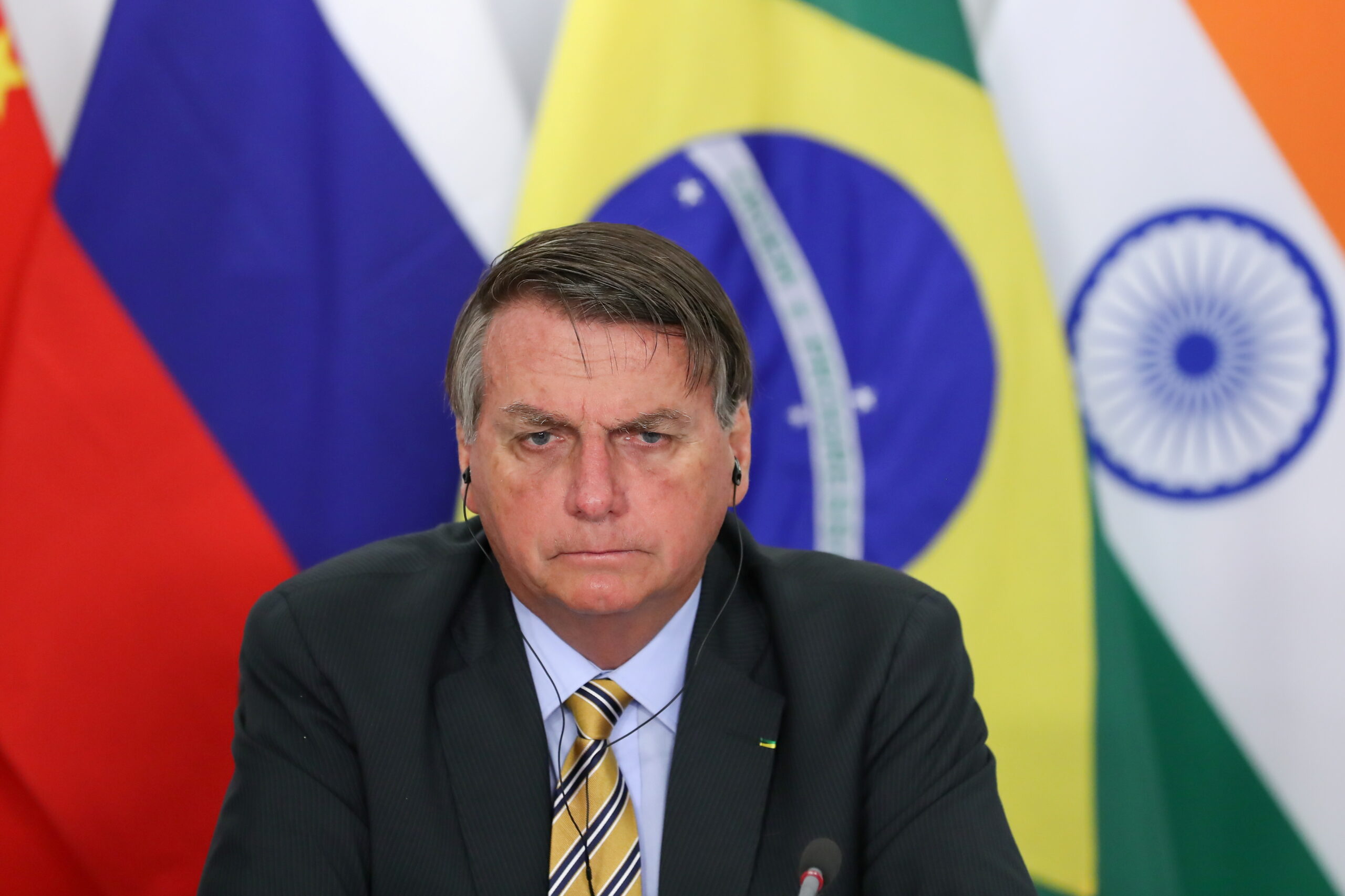Em cúpula dos Brics, Bolsonaro muda o tom e elogia parceria com a China