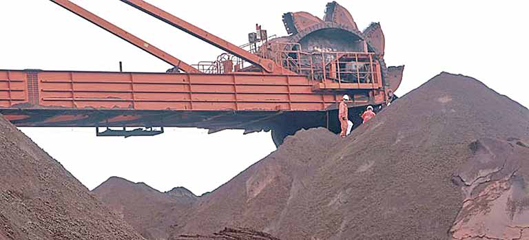 Efeito China leva preço do minério a despencar