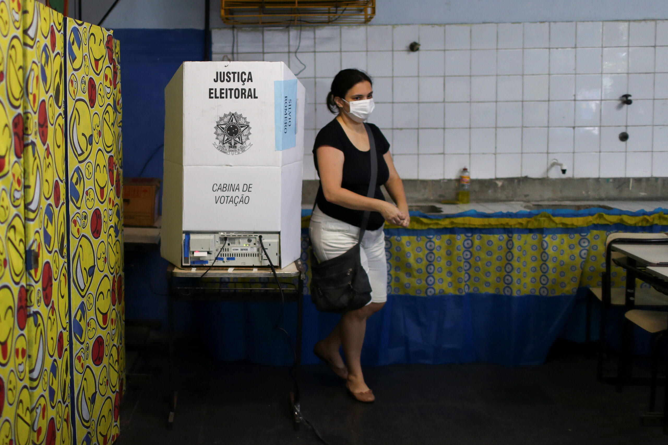 Senado altera o código eleitoral, mas barra a volta das coligações