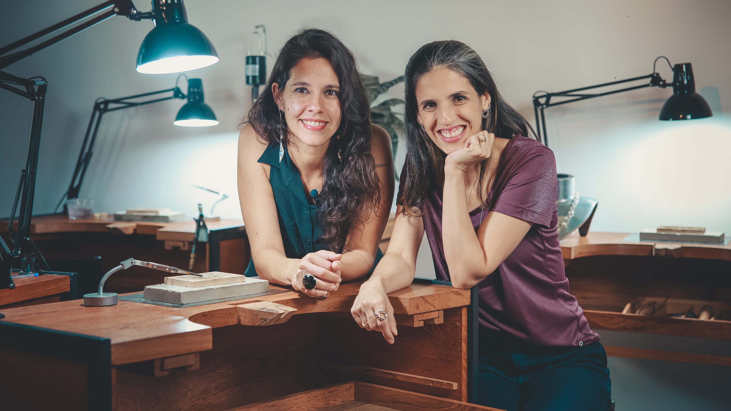 Luiza Hermeto e Fernanda Salomão são idealizadoras do Criadouro e têm marcas próprias de joias - Crédito: Arquivo Pessoal