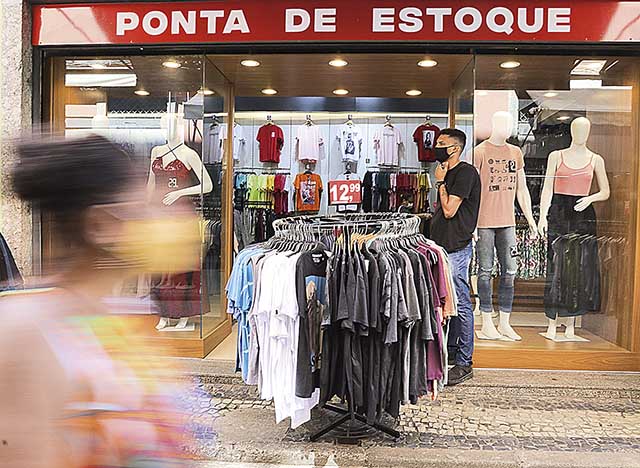 Lojistas vão contratar para o fim de ano