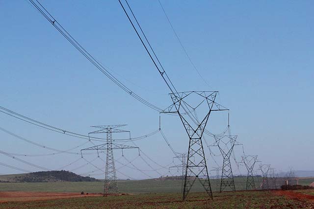 Cemig vai investir em redes elétricas para atender produtores rurais