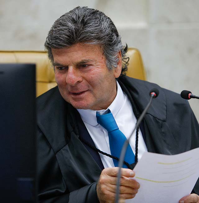 Relator vota para validar marco legal