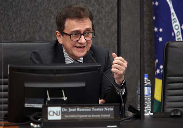 Arrecadação federal tem alta de 4,92%