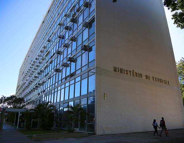 Governo eleva expectativa de inflação em 2022 de 4,7% para 6,5%