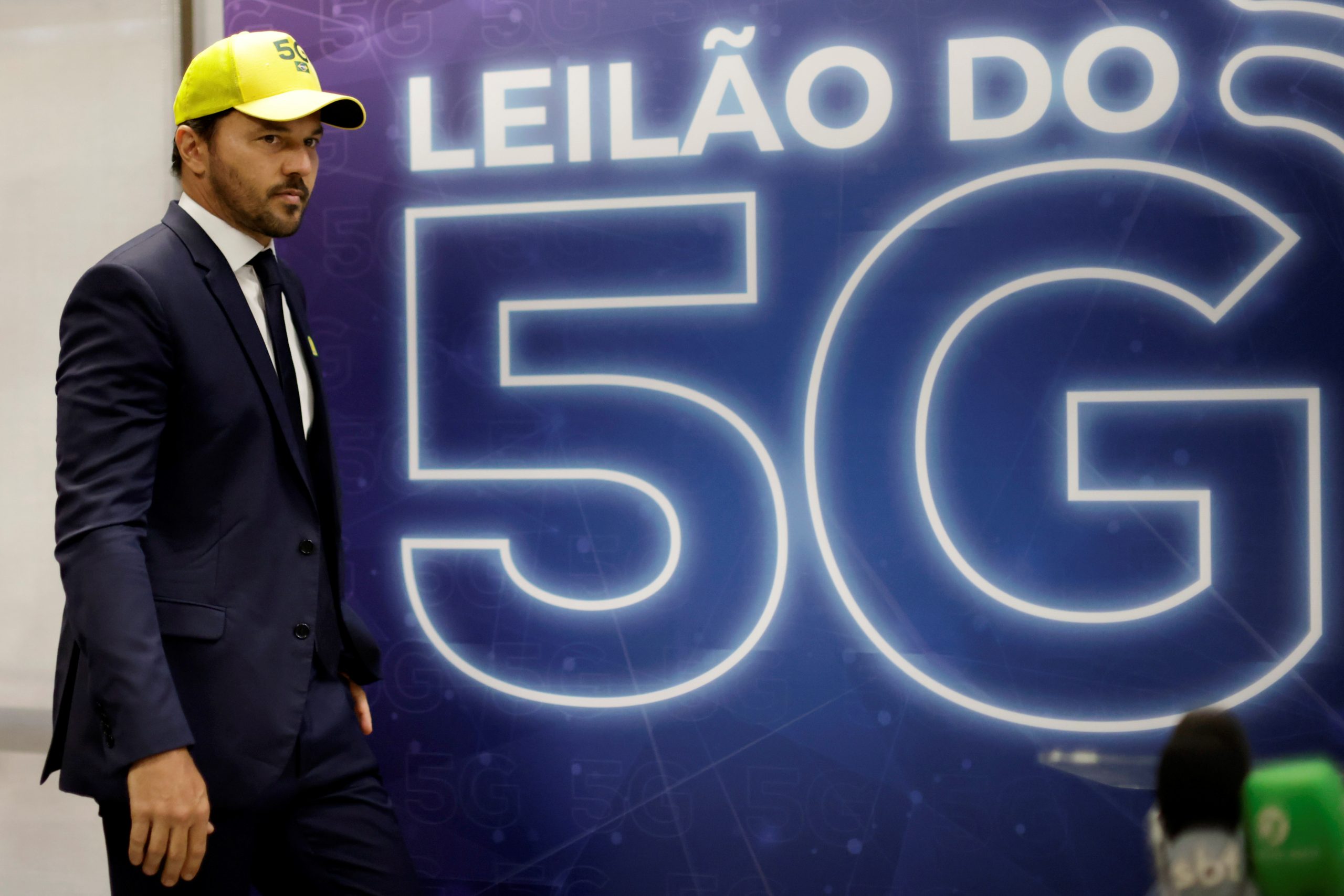 Telefônica Brasil, TIM e Claro arrematam principais lotes em leilão 5G