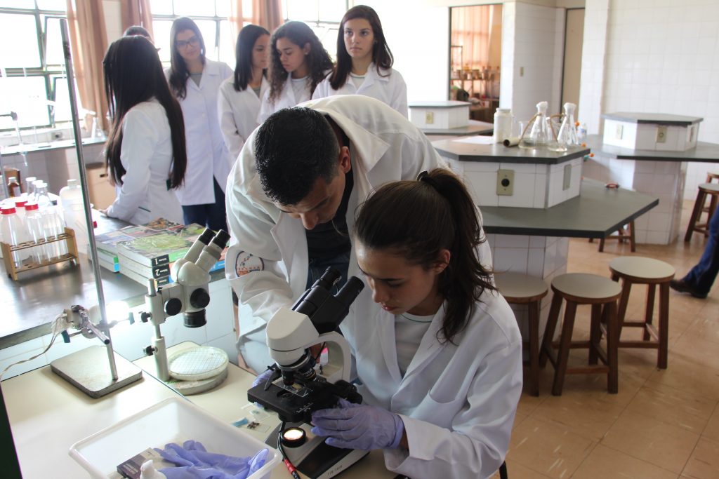 Aula prática de laboratório ITAC | Créditos: Erasmo Reis/ASCOM EPAMIG