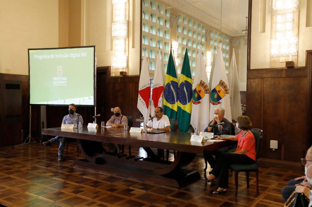 Mais de 370 mil pessoas serão beneficiadas por programa de Inclusão Digital da PBH
