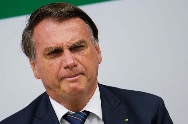 Bolsonaro será investigado por divulgar notícia falsa