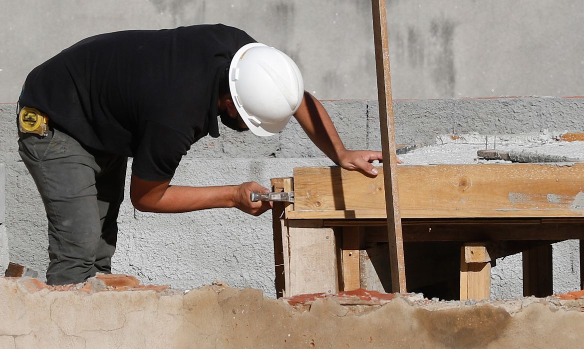 Preços da construção aumentam 0,99% em março, informa o IBGE