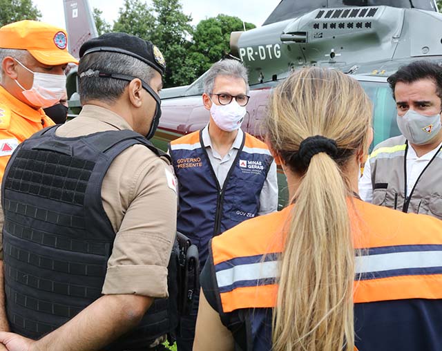 Romeu Zema visitou municípios atingidoss pelas chuvas - Crédito: Gil Leonardi/Imprensa MG