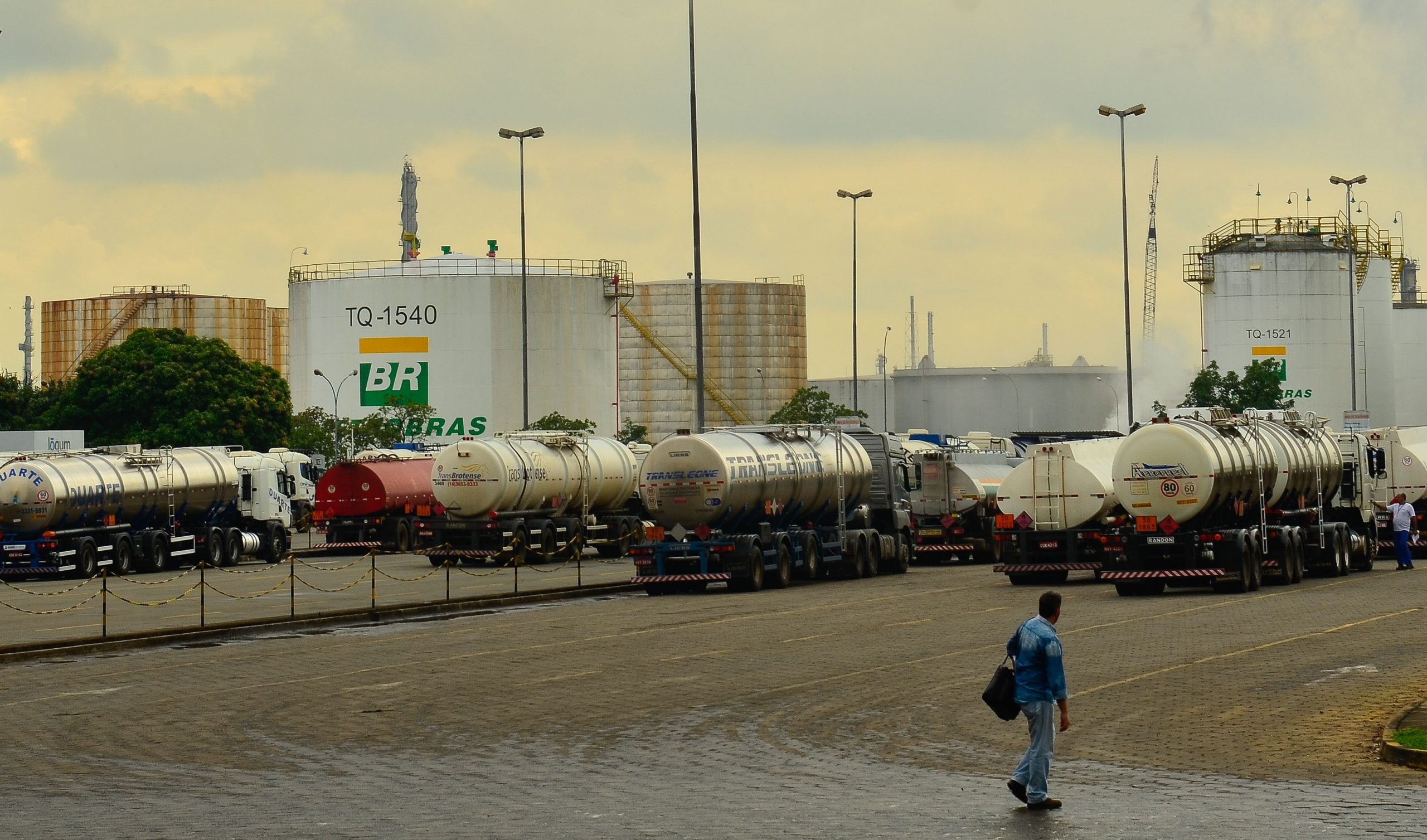Tanqueiros criticam a Petrobras