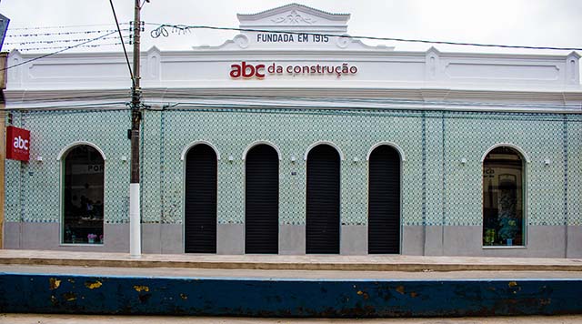 ABC abre loja de material de construção em casarão de 106 anos