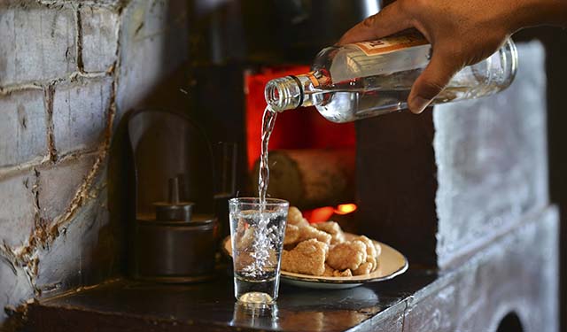 Reabertura impulsiona exportações de cachaça