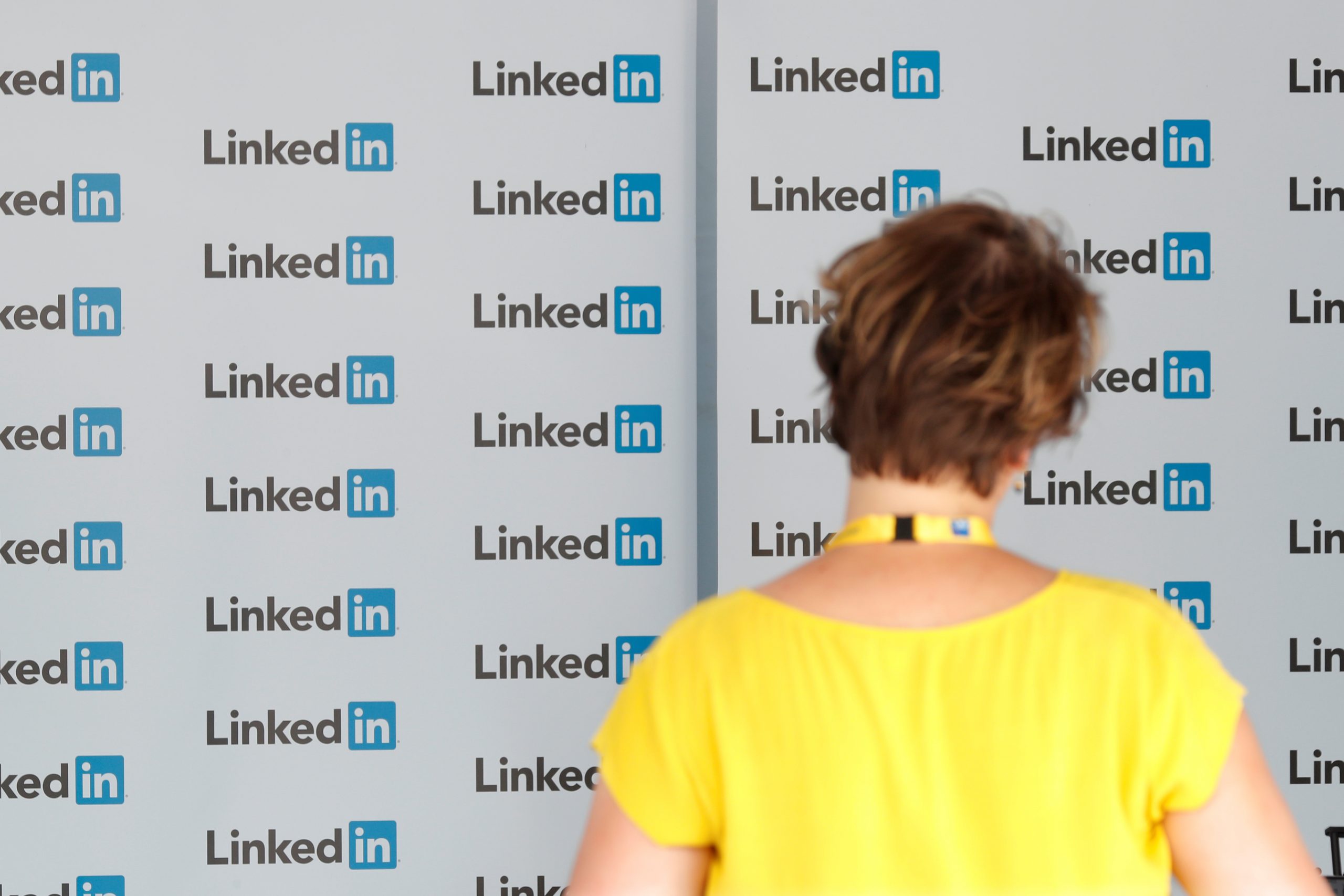 LinkedIn é alvo de ação de R$ 10 mi e manifesto empresarial após tirar anúncio do ar